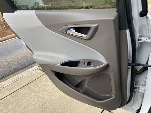 Used 2020 Chevrolet Malibu LT image 49