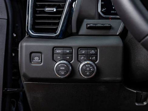 Used 2026 GMC Sierra 3500 Denali Ultimate image 22