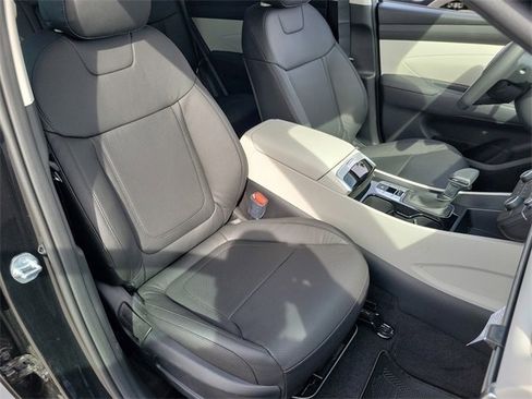 New 2025 Hyundai Tucson SE image 14