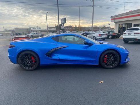 Used 2025 Chevrolet Corvette Stingray Coupe w/ 1LT RWD image 4