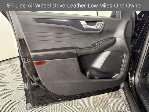 Used 2025 Ford Escape ST-Line image 8