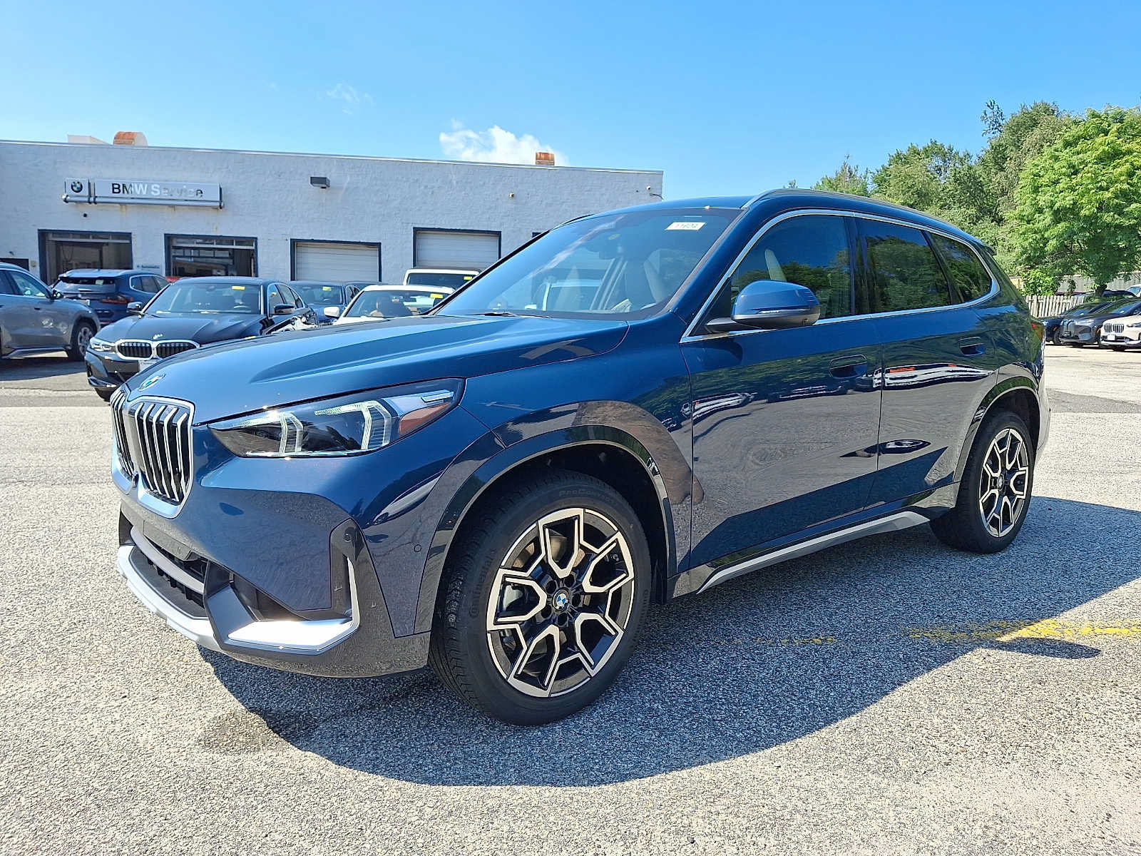 New 2027 BMW X1 xDrive28i AWD/4WD image 2