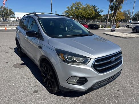 Used 2018 Ford Escape SE w/ SE Sport Appearance Package image 1