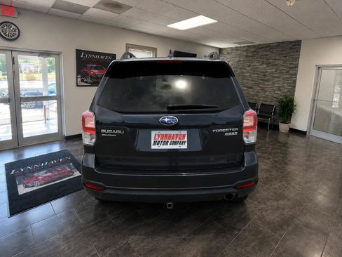 Used 2017 Subaru Forester 2.5i Touring AWD/4WD image 16