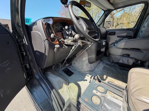 Used 2002 Dodge B1500 RWD image 12