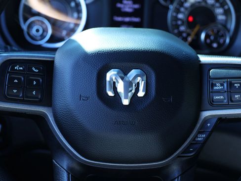 Used 2022 RAM 2500 Tradesman w/ Chrome Appearance Group image 10