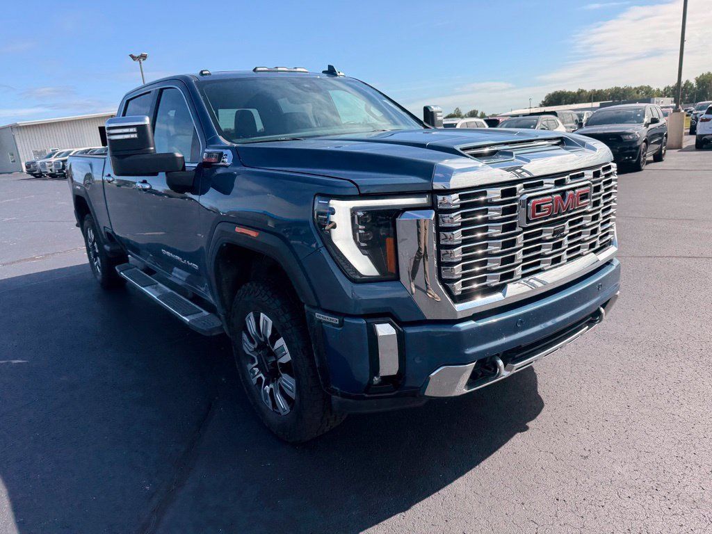 Used 2025 GMC Sierra 2500 Denali w/ Technology Package AWD/4WD image 10