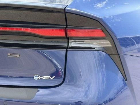 New 2026 Toyota Prius LE FWD image 6