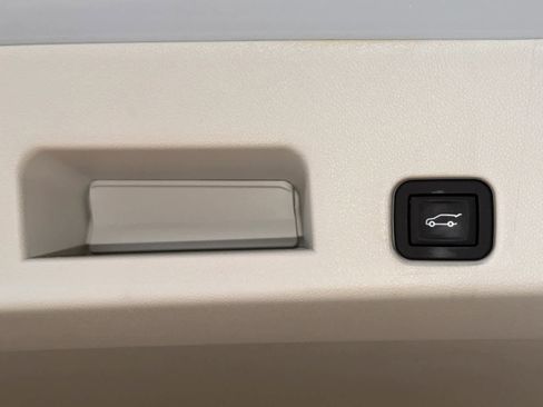 New 2026 GMC Acadia Denali w/ Super Cruise Package FWD image 27
