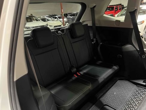 Used 2022 Volkswagen Tiguan SE FWD image 29