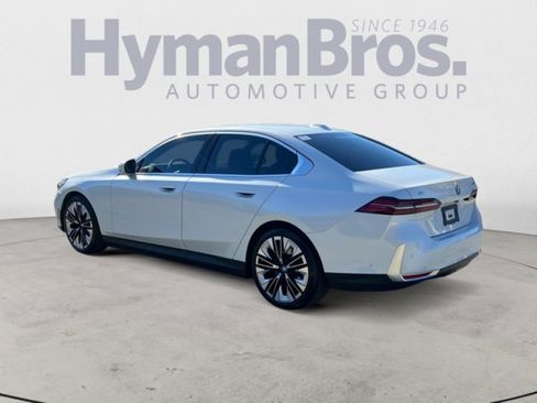 Used 2024 BMW i5 eDrive40i w/ M Sport Package image 6