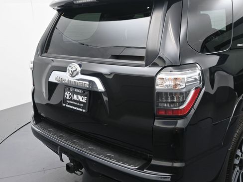 Used 2022 Toyota 4Runner Limited image 19