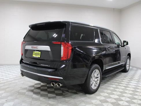 Used 2024 GMC Yukon XL Denali image 11