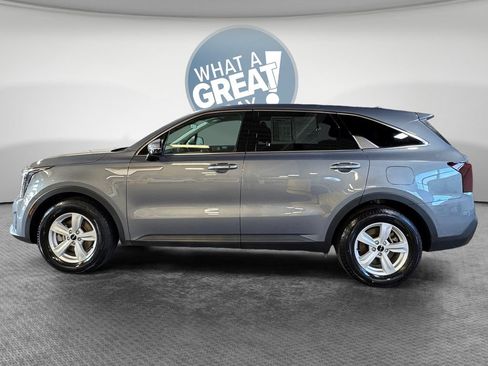 Certified 2024 Kia Sorento LX FWD image 7