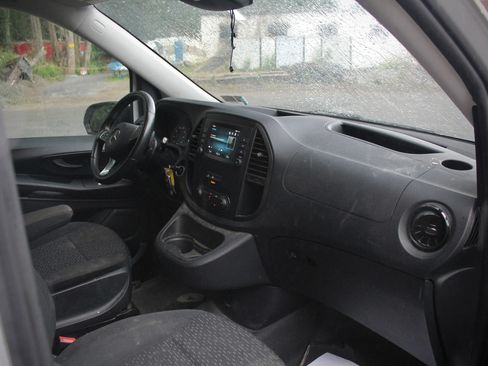 Used 2022 Mercedes-Benz Metris image 26