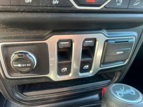 Certified 2018 Jeep Wrangler Sport AWD/4WD image 43