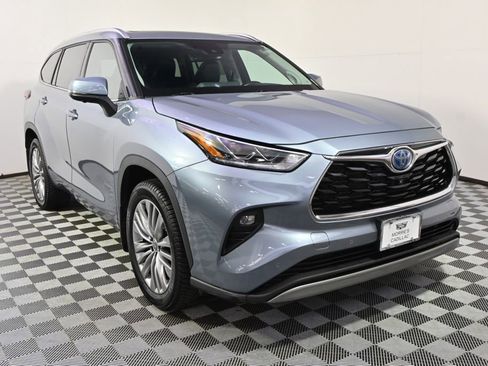 Used 2023 Toyota Highlander Platinum AWD/4WD image 9
