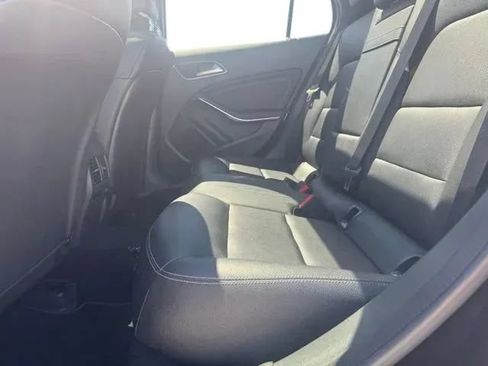 Used 2021 Mercedes-Benz GLA 250 4MATIC image 14