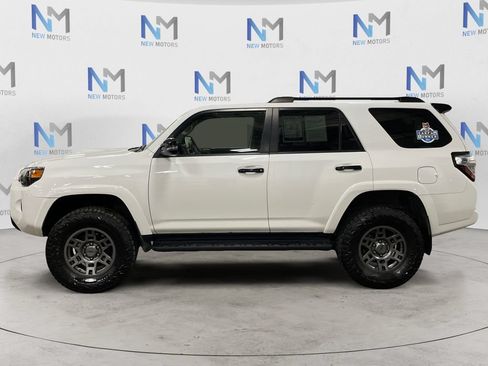 Used 2020 Toyota 4Runner Venture w/ Moonroof Package AWD/4WD image 2
