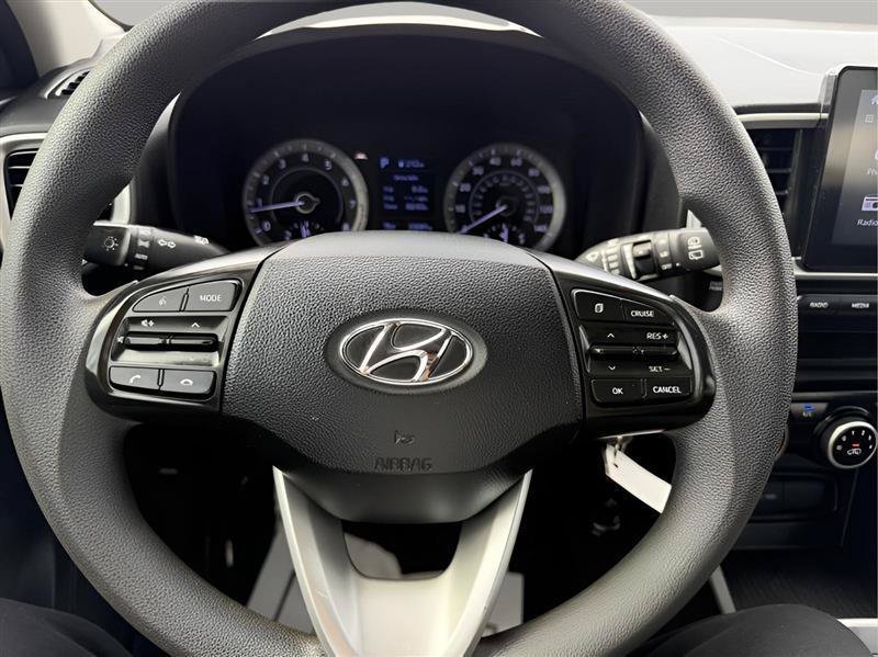 Used 2022 Hyundai Venue SE FWD image 38