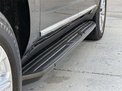 Used 2021 GMC Yukon XL SLT image 10