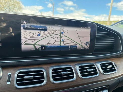 Used 2025 Mercedes-Benz GLS 450 4MATIC image 35