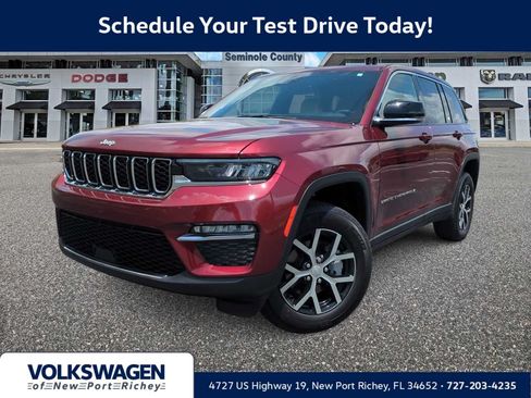 Used 2025 Jeep Grand Cherokee Limited RWD image 1