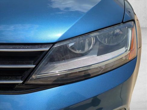 Used 2018 Volkswagen Jetta SE FWD image 7
