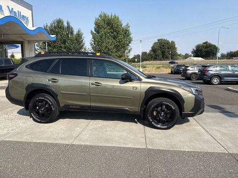 Used 2025 Subaru Outback Wilderness AWD/4WD image 3