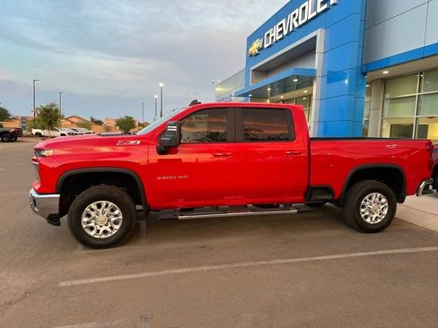 Used 2024 Chevrolet Silverado 3500 LT w/ Convenience Package AWD/4WD image 2