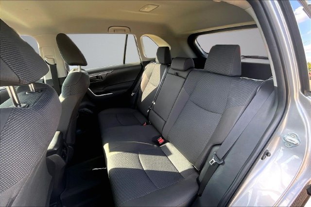 Used 2025 Toyota RAV4 LE AWD/4WD image 22