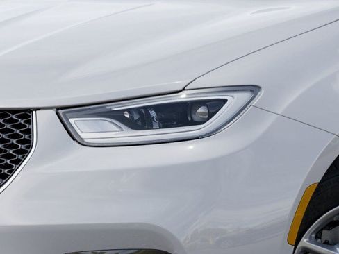 New 2026 Chrysler Pacifica Select FWD image 10