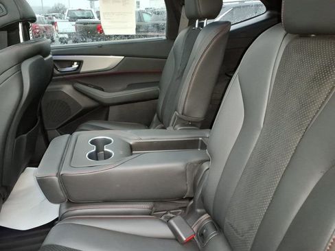 Used 2023 Acura MDX A-Spec image 11