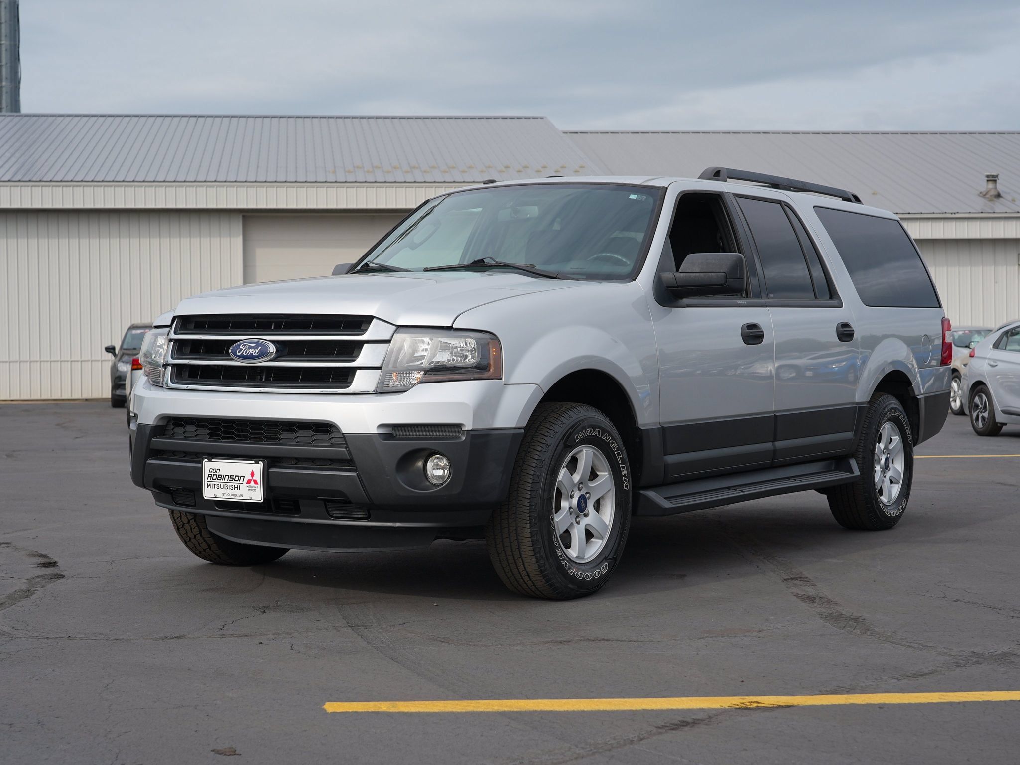 Used 2017 Ford Expedition EL XL w/ Equipment Group 101A RWD image 8