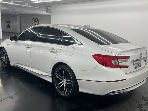 Used 2021 Honda Accord Touring image 4