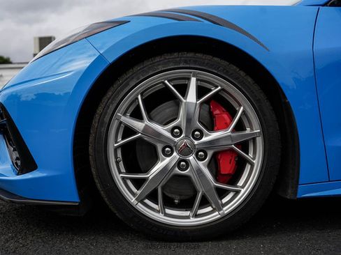 Used 2021 Chevrolet Corvette Stingray Premium Conv w/ Z51 Performance Package RWD image 46