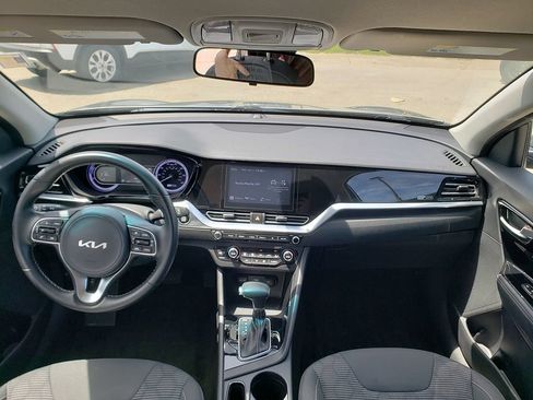 Used 2022 Kia Niro LXS FWD image 13