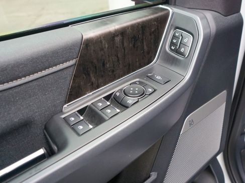 Used 2023 Ford F250 Lariat w/ Black Appearance Package image 21