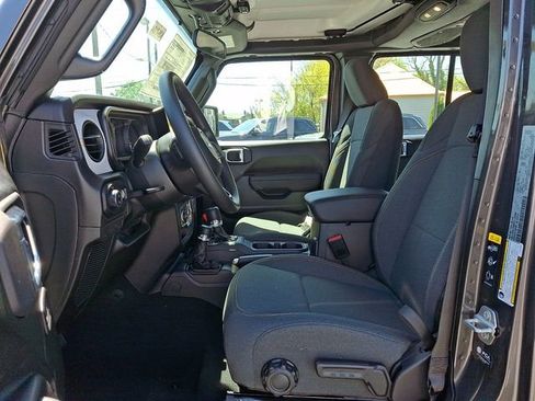 New 2026 Jeep Gladiator Sport image 9