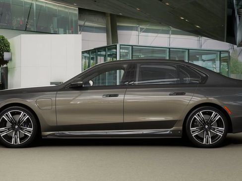 New 2026 BMW 750e xDrive w/ Executive Package image 30