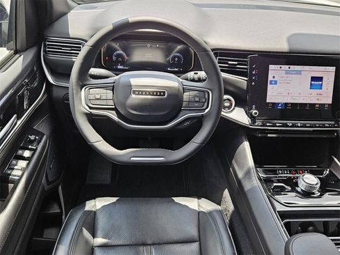 Used 2024 Jeep Wagoneer 4WD image 12