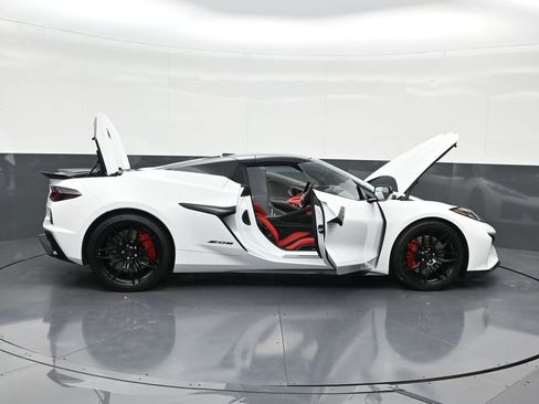 Used 2026 Chevrolet Corvette Z06 w/ Stealth Interior Trim Package image 32