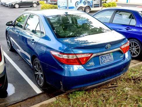 Used 2017 Toyota Camry XSE FWD image 18