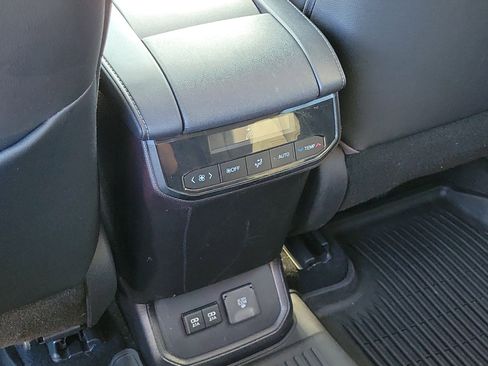 Certified 2020 Toyota Highlander Limited AWD/4WD image 15