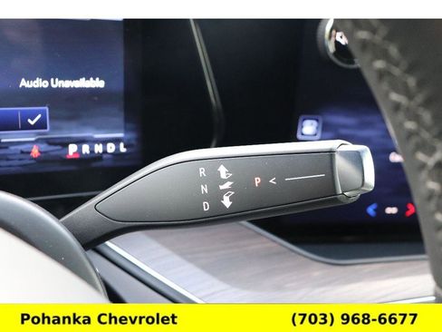 Certified 2025 Chevrolet Suburban Z71 AWD/4WD image 11