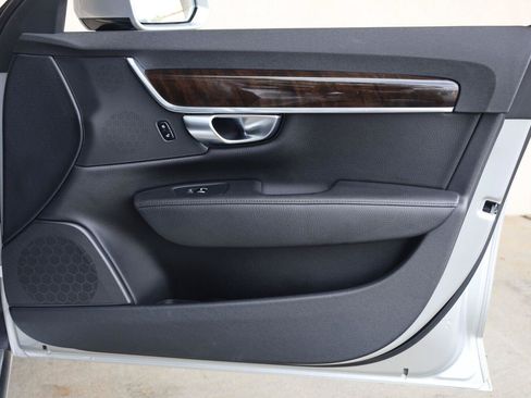 Used 2018 Volvo S90 T5 Momentum w/ Convenience Package FWD image 28