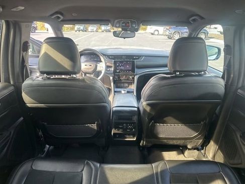 Used 2024 Jeep Grand Cherokee Altitude image 31