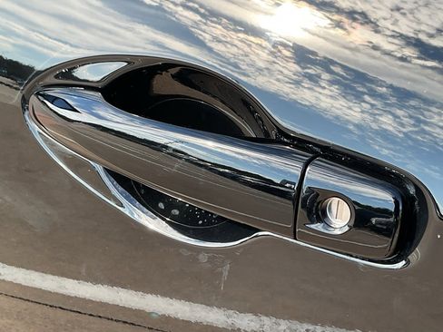 New 2025 Nissan Versa SV w/ Trunk Package image 9