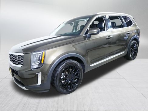 Used 2020 Kia Telluride EX w/ Towing Package AWD/4WD image 3