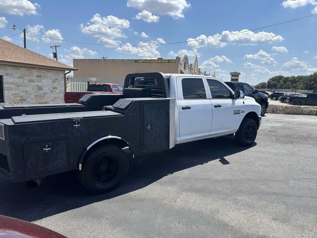 Used 2015 RAM 3500 Tradesman w/ Chrome Appearance Group AWD/4WD image 4